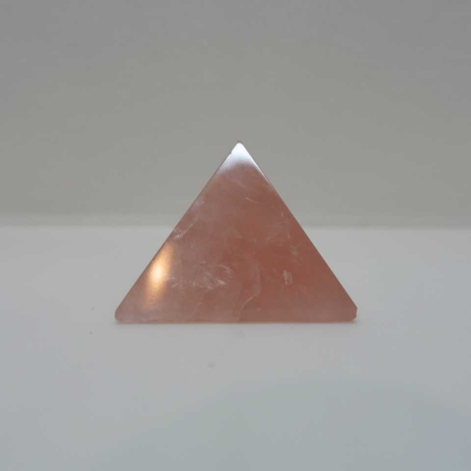 Rose quartz pyramid / ローズクォーツピラミッド